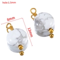 Ciondolo in perla di marmo bianco con dettagli in metallo dorato e foro da 1,5mm per DIY - Confezione da 10 / Bianco inchiostro
