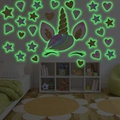 Leuchtende Einhorn-Wandsticker mit glühenden grünen Sternen und Herzen für Kinderzimmer - Stil B1 (4353461016493) / 30*30cm