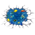Makroansicht eines 3D-Wandstickers mit tropischen Fischen und Korallen im Wanddurchbruch-Look - 3D Unterwasserwelt Stil (KS6693-3)