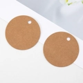 Bruine ronde cadeau-labels van kraftpapier met voorgeboord gat voor DIY en hobby - Kraftpapier