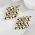 Boucles d'oreilles créoles tressées bicolores avec finition polie plaqué or 18 carats - Style Losange Tissé (OLBE899)