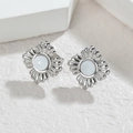 Elegante 18k roestvrijstalen oorbellen met vierbladig bloemmotief en witte steen midden - Vintage Bloemenstijl (E946-01) / Zilver