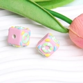 Perla quadrata rosa con motivo a ciambella per catene per telefoni e braccialetti - 1.6x1.9cm / Rosa