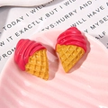 Roze en gele ijsje oorsteker oorbellen met wafeltextuur en zoete hars afwerking voor dames - Rozerood Effen Kleur Ijsbeker