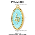 Goldener ovaler Anhänger mit blauem Emaille, Schlangenmotiv und Maßen von 22mm mal 11mm - Blaues Schlangenmuster Ovaler Stil (YE1472)