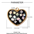 Colgante de corazón en esmalte negro con fragmentos de concha coloridos y borde dorado - Concha Negra de Corazón (YK085-3)