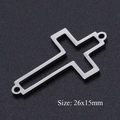 Connecteur croix évidée en acier inoxydable poli pour bijoux, taille 26x15mm - Croix Creuse Longue Argentée (T924-1)