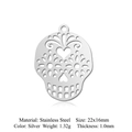 Zilveren schedelhanger van roestvrij staal met bloemenpatroon en hartvormig detail - Zilveren Gegraveerde Schedel Stijl (JN882-1)