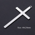 Pendentif croix minimaliste en acier inoxydable argenté avec finition brossée - Grande Croix Argentée (T926-1)