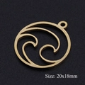 Pendentif vague dorée de 20x18mm avec design évidé et finition en métal brossé - Vague Ronde Dorée (T966-2)
