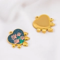 Herzanhänger aus 304 Edelstahl mit Waldblumen-Emaille und goldenen Quasten - Graublaues Herz