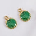 Gouden schelphanger van legering met levendig groen email en schelprips-textuur - Schelp-Groen