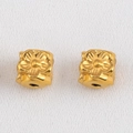 Cuentas espaciadoras de camelia en acero inoxidable chapado en oro 18K para joyería - 5 Pzs/Paquete / Flor en Relieve Dorado-6x6