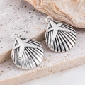 Set of two vintage silver alloy seashell pendants with starfish motifs for DIY jewelry - Scallop Starfish Combo / Antique Silver