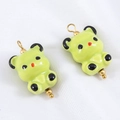 Pendente orso verde in ceramica con gancio dorato per creazione di gioielli fai-da-te - Orso Verde