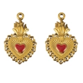 Vergoldeter 304 Edelstahl Sacred Heart Flammenanhänger mit rotem Emaille-Herz Detail - Gold