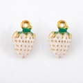 Cremeweißer Erdbeere Anhänger aus 304 Edelstahl mit grüner Emaille für DIY Schmuck - Sahneerdbeere (Mittel) / 14x8mm (1 Stück/Packung) / Weiß
