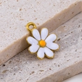 DIY daisy pendant with white enamel petals and gold finish for jewelry making - Daisy White (14.5x18mm)