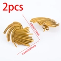 Boucles d'oreilles dorées en éventail en acier inoxydable texturé pour femme 2,8 cm - Style d'aile Irrégulière (Or)