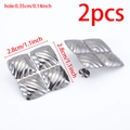 Boucles d'oreilles carrées argentées avec gravure texture de feuille en 2,8cm - Style Carré à Quatre Grilles (Couleur Acier)