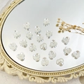 Parelmoer witte acryl bloem kralen voor DIY sieraden en haaraccessoire projecten - Drie-blaadjes Bloem Stijl