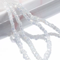 Quadratische irisierende Glasperlen in Milchweiß für DIY-Schmuck und Bastelarbeiten - 2*2mm (Ca. 180 Stk) / Weißes Jade AB