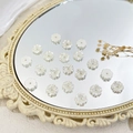 Set of 19 cream white resin flower beads with central hole for DIY jewelry making - Six-petal Flower Style