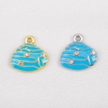 Colgantes de concha en esmalte azul con cristaux sobre bases doradas y plateadas - Concha Azul / 17.5x17.3mm / Dorado