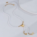 Collier en perles avec pendentif papillon doré 18K et pampilles en acier inoxydable - Papillon
