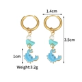 Détails des boucles d'oreilles dorées 18K avec émail crabe bleu et perles - Crabe Bleu