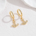 Boucles d'oreilles ancre en acier inoxydable plaqué or 18 carats avec strass micro-incrustés - Style Ancre (OLBE1177-chuanmao)