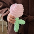 Handgefertigte Häkel-Tulpe in Rosa aus weichem Chenille-Garn für die Dekoration - Rosa