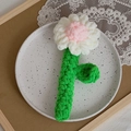 Handmade white and pink crochet chamomile flower with green leaf in plush chenille yarn - Ornament / Finished Flower / Light Pink