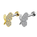 Détails macro des boucles d'oreilles papillon avec cristaux de zircon scintillants - Style Papillon Pavé (Argent)