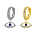 Dettaglio di orecchini a cerchio occhio con pietre blu e cristalli in oro e argento - Stile Occhio Cavo (Color Acciaio)