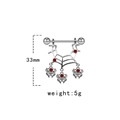 Detailansicht silbernes Spinnennetz-Brustpiercing mit rotem Edelstein und 33mm Anhänger - Silbernes Spinnennetz-Anhänger (#5)
