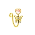 Detail eines goldenen Nasenrings mit rosa Herzeinlage und Schmetterlingsanhänger mit Kristallen - Herz-Schmetterling-Anhänger-Stil (FNN3111811)