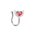 Detail van zilveren hart neusring met rode opaal en vleugels, U-vorm zonder piercing - Helderrode Hartstijl (NC3121503)