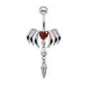 Macro-opname van een zilveren navelpiercing met hartvormige rode zirkoon en een kegelvormige hanger - Rood Hart Vleermuisvleugel Stijl (24080301-1)