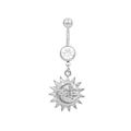 Gros plan du pendentif soleil et lune sur piercing nombril en acier avec zircon cubique - Style Visage Soleil Lune Argenté (BR25071132-S)