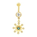 Détail d'un piercing de nombril doré avec pendentif soleil, turquoise et cristaux clairs - Style Soleil Turquoise Strass Doré (BR25071136-G)