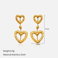 Detailansicht der 18k vergoldeten Herz-Ohrringe aus Edelstahl mit Maßen und Textur-Details - Gold