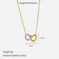Détails du collier double cœur avec dimensions et spécifications de l'acier inoxydable - Style Cœur Entrelacé Ton Or et Argent (YHWM-N251203) / 420+50mm (17x11mm) / Bicolore Or et Argent
