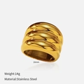 Bague vague triple en acier inoxydable doré poli avec diamètre 18 mm et poids de 14 g - US 7 / Style de Vague à Trois Couches (YHTSR-2501205)