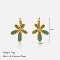Boucles d'oreilles fleur en acier inoxydable avec émail vert foncé et centre en zircon blanc - Boucles d'oreilles Fleur Verte (YHCP-E250406-2) / Or 18 carats