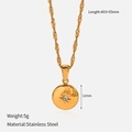 Détail d'un pendentif étoile de 12 mm sur une chaîne en acier inoxydable doré - Relief Rond en Étoile (YHTSN-2501236)