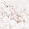 Macro-opname van S925 zilveren hoge hak hanger met roze emaille en ingelegde zirkoon - Roze (SPD9)