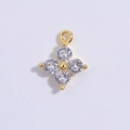 Elegante colgante de trébol en plata S925 dorada con brillantes piedras de circonita - Dorado