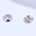 Vista macro de cuentas espaciadoras en plata S925 con sellos para joyería artesanal - Arandela Redonda Oro Platino