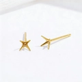 Vue détaillée des clous d'oreilles étoile 4 griffes en argent S925 pour bijoux DIY - 1 paire / Or Très Petit